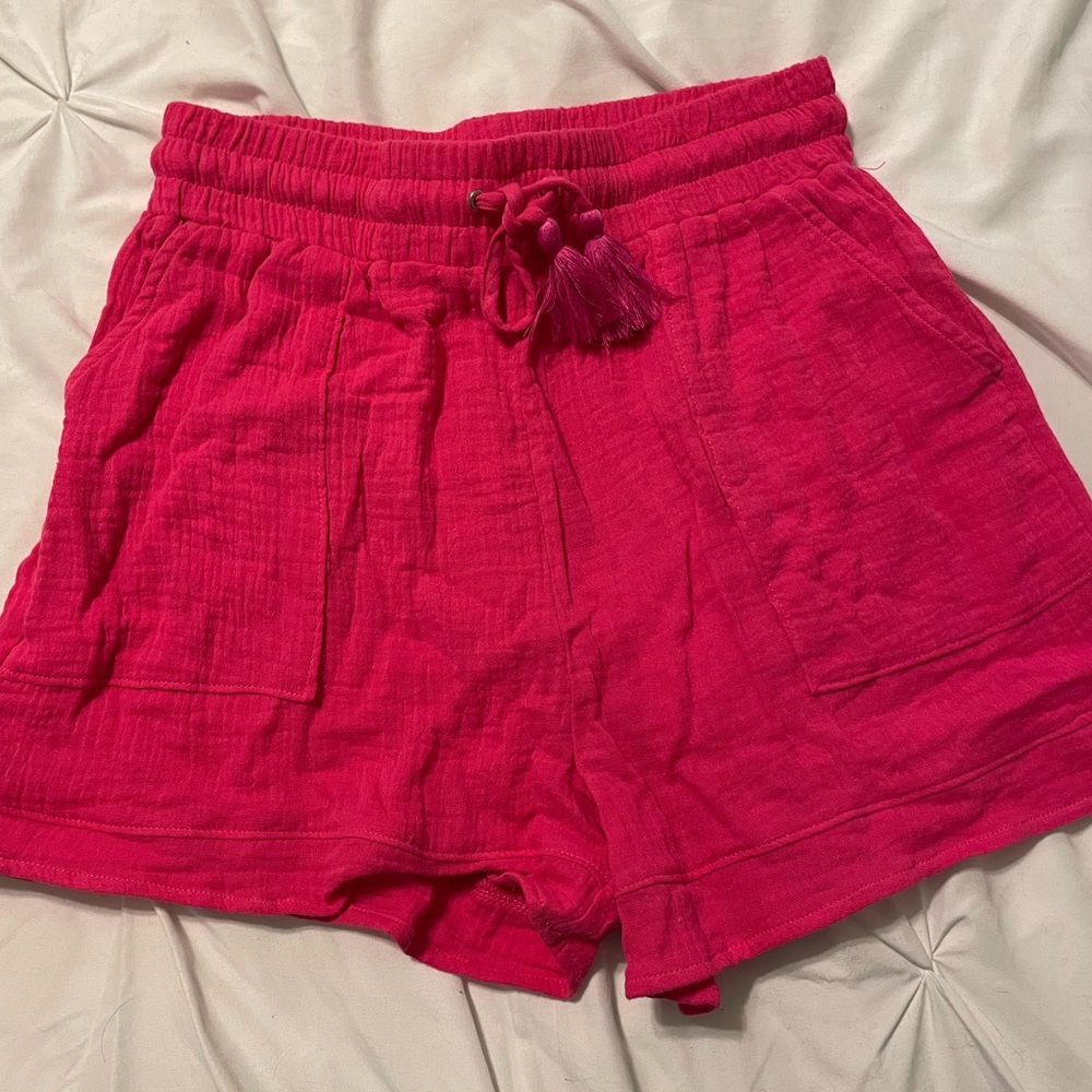 Staccato High Waist Fuchsia Shorts